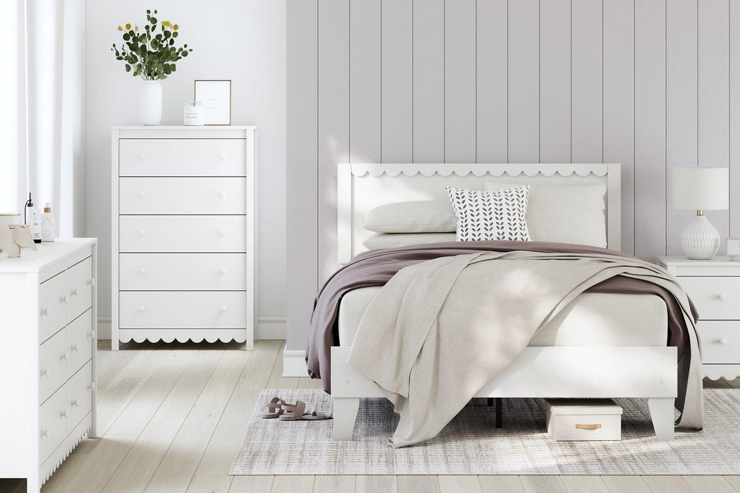 Hallityn Chest of Drawers - Faith Furniture (Manhattan, KS)