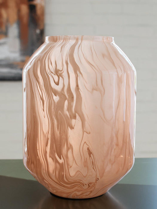Dushby Vase - Faith Furniture (Manhattan, KS)