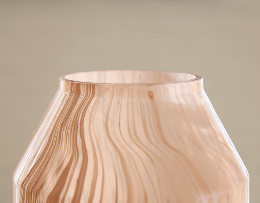 Dushby Vase - Faith Furniture (Manhattan, KS)