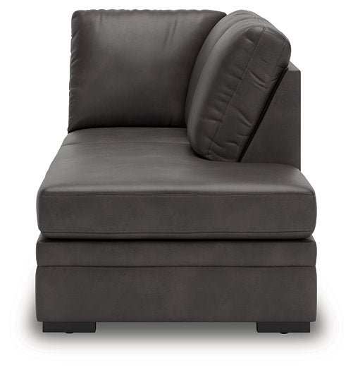 Lofton-Pike Sectional with Chaise - Faith Furniture (Manhattan, KS)