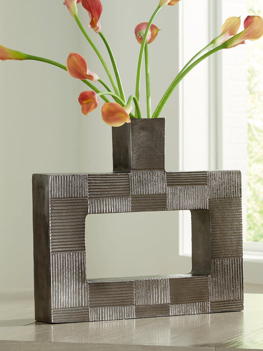 Wrengrove Vase - Faith Furniture (Manhattan, KS)