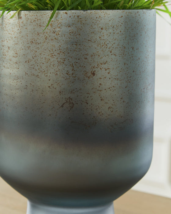 Pennmore Vase - Faith Furniture (Manhattan, KS)