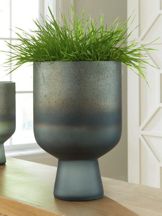 Pennmore Vase - Faith Furniture (Manhattan, KS)