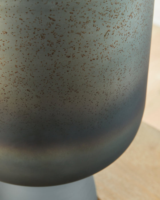 Pennmore Vase - Faith Furniture (Manhattan, KS)