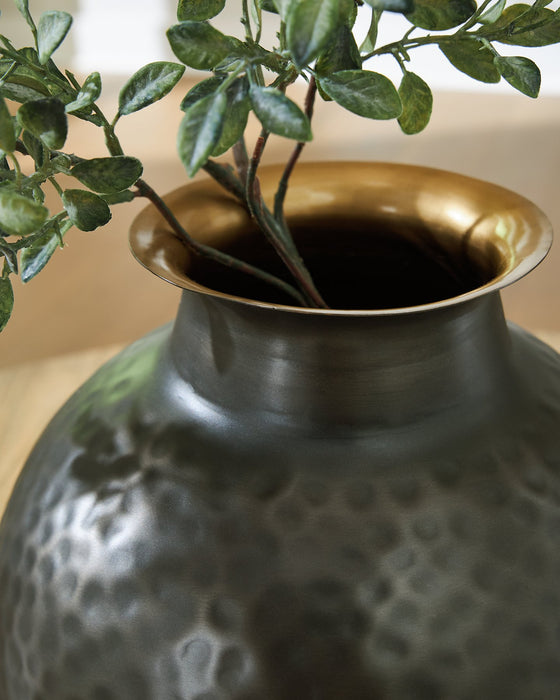 Woody Vase - Faith Furniture (Manhattan, KS)