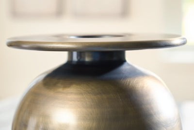 Fedorleigh Vase - Faith Furniture (Manhattan, KS)