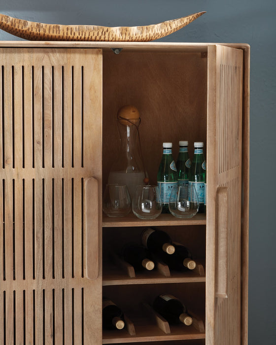Pellamour Bar Cabinet - Faith Furniture (Manhattan, KS)
