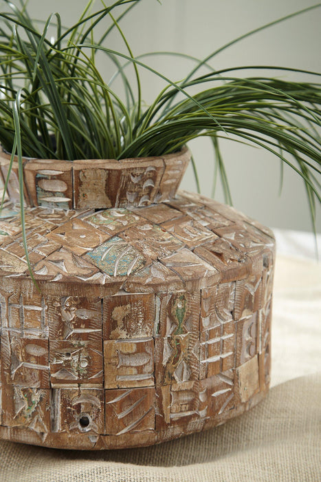 Meltland Vase - Faith Furniture (Manhattan, KS)