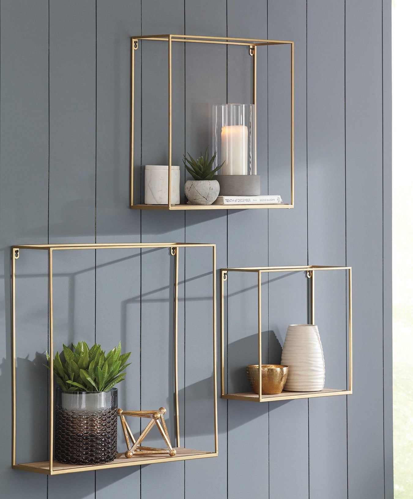 Natural/Gold Finish