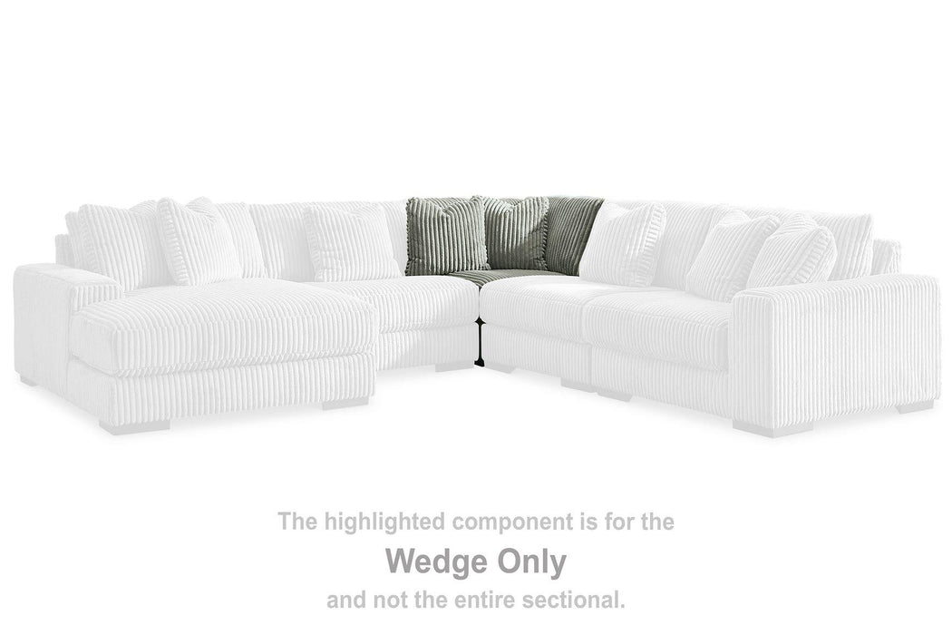 Lindyn Sectional with Chaise - Faith Furniture (Manhattan, KS)