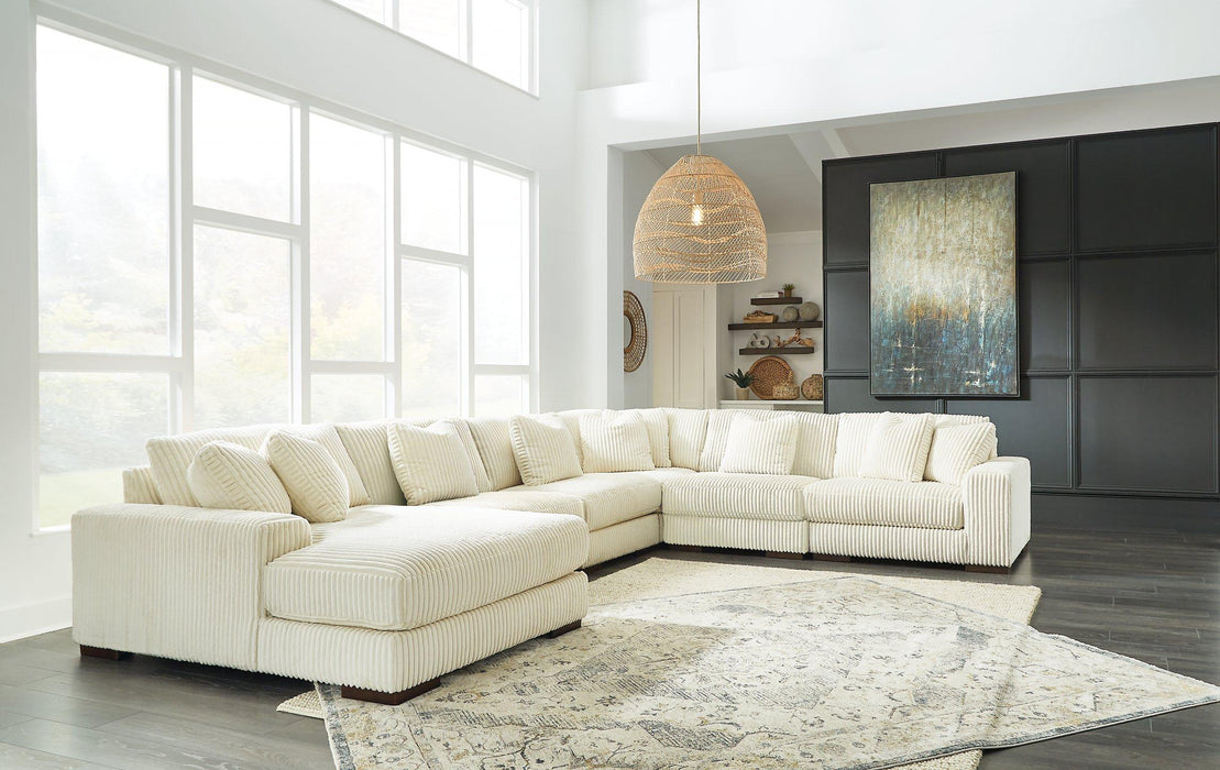 Lindyn Sectional with Chaise - Faith Furniture (Manhattan, KS)