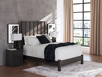 Fraluna Bed - Faith Furniture (Manhattan, KS)