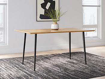 Gretlynn Dining Table - Faith Furniture (Manhattan, KS)