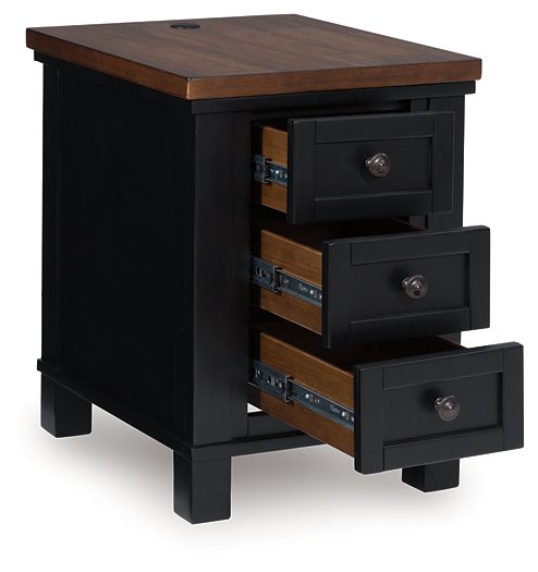 Wildenauer Chairside End Table - Faith Furniture (Manhattan, KS)