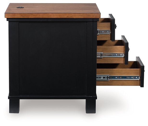 Wildenauer Chairside End Table - Faith Furniture (Manhattan, KS)