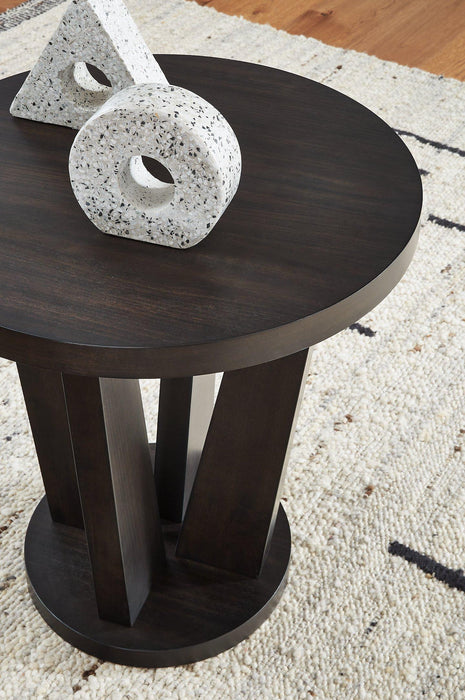 Chasinfield Occasional Table Set - Faith Furniture (Manhattan, KS)