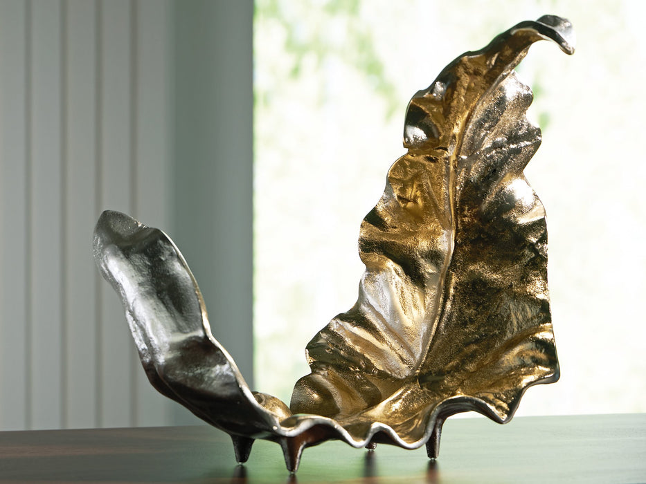 Darinsen Sculpture - Faith Furniture (Manhattan, KS)