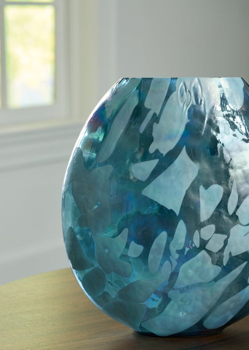 Cartshaw Vase - Faith Furniture (Manhattan, KS)